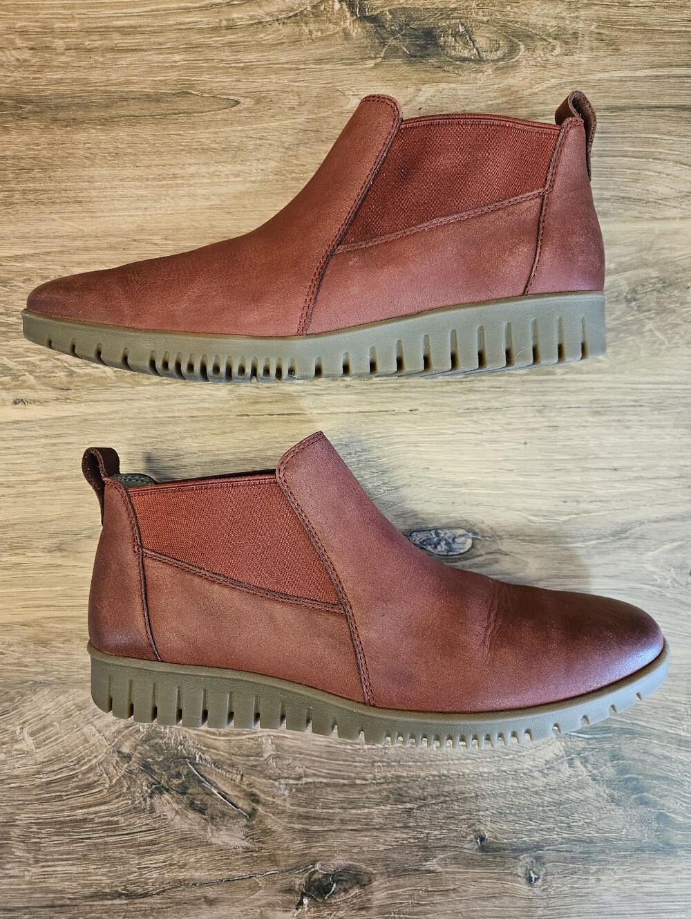Dansko Louisa Red Burnished Calf Low Top Slip On Boot Women's Sz 7.5-8 EU38